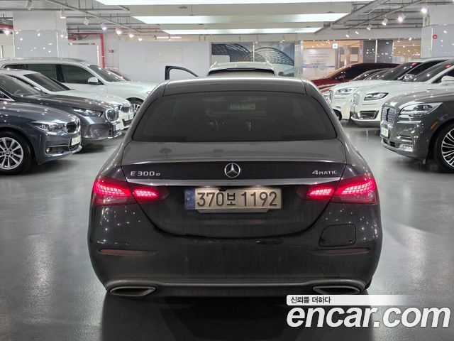 Mercedes-Benz E-Class E300e 4MATIC Exclusive