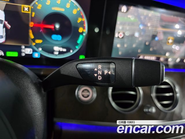 Mercedes-Benz E-Class E300e 4MATIC Exclusive