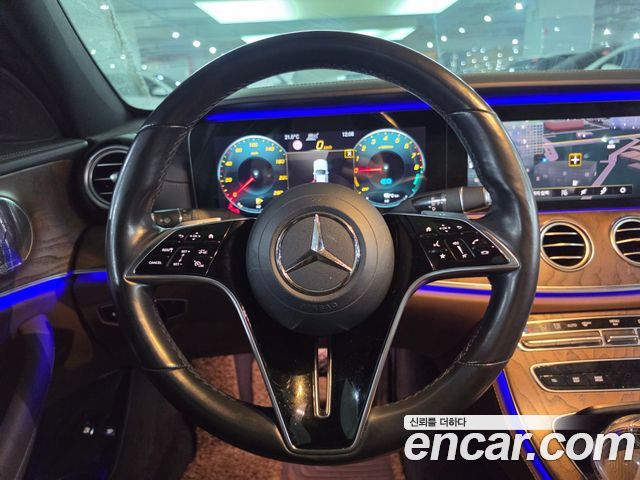 Mercedes-Benz E-Class E300e 4MATIC Exclusive