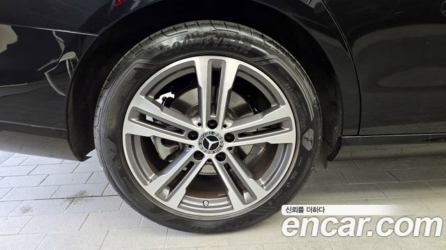 Mercedes-Benz E-Class W213 E250 Avantgarde