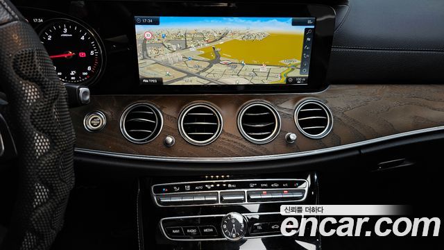 Mercedes-Benz E-Class E220d 4MATIC Exclusive