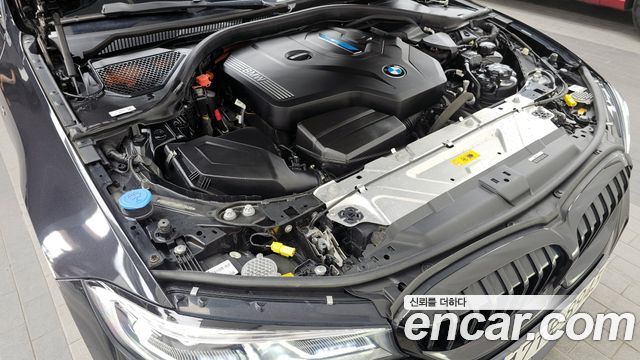 BMW 3-Series 330e M Sport