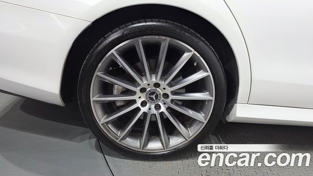 Mercedes-Benz E-Class W213 E350 4MATIC AMG Line