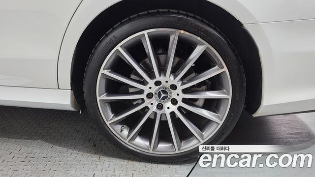 Mercedes-Benz E-Class E350 4MATIC AMG Line