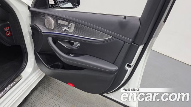 Mercedes-Benz E-Class E350 4MATIC AMG Line