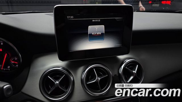 Mercedes-Benz GLA-Class GLA220 Premium