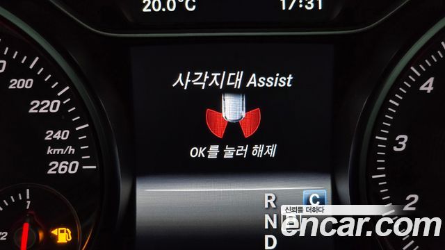 Mercedes-Benz GLA-Class GLA220 Premium