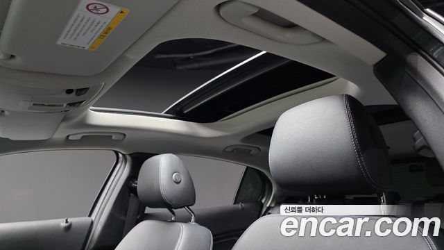 Mercedes-Benz GLA-Class GLA220 Premium