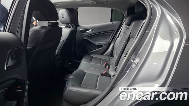 Mercedes-Benz GLA-Class GLA220 Premium