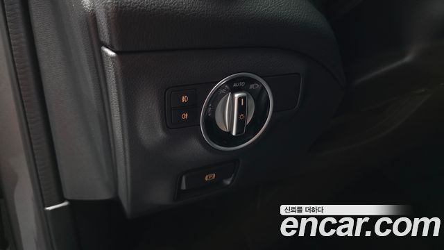Mercedes-Benz GLA-Class GLA220 Premium