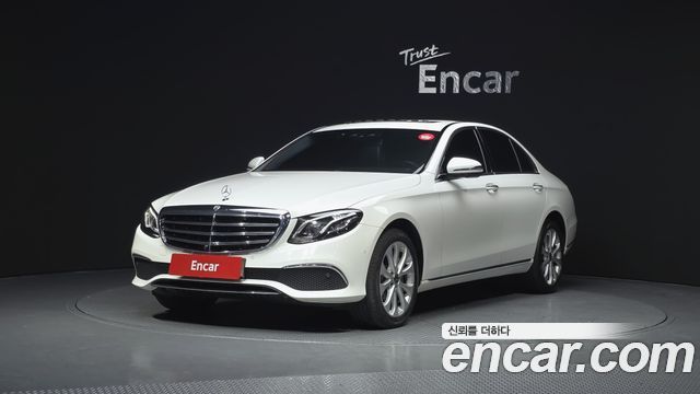 Mercedes-Benz E-Class E300 4MATIC Exclusive