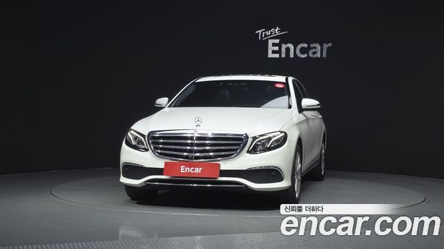 Mercedes-Benz E-Class E300 4MATIC Exclusive