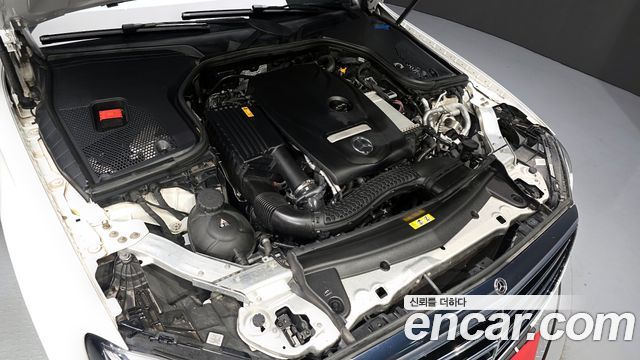 Mercedes-Benz E-Class E300 4MATIC Exclusive