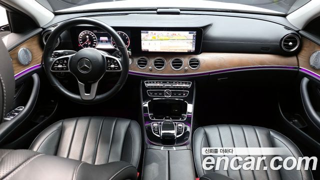 Mercedes-Benz E-Class E300 4MATIC Exclusive