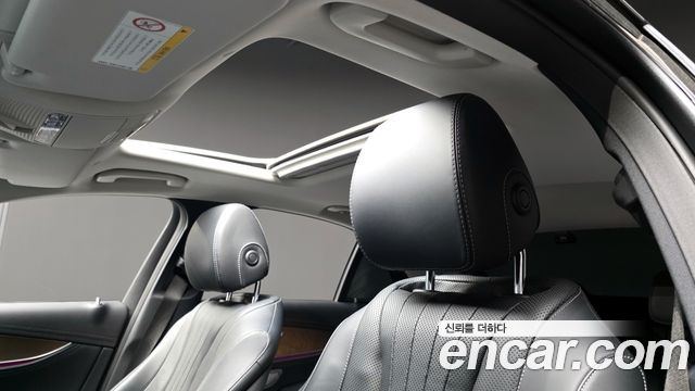 Mercedes-Benz E-Class E300 4MATIC Exclusive