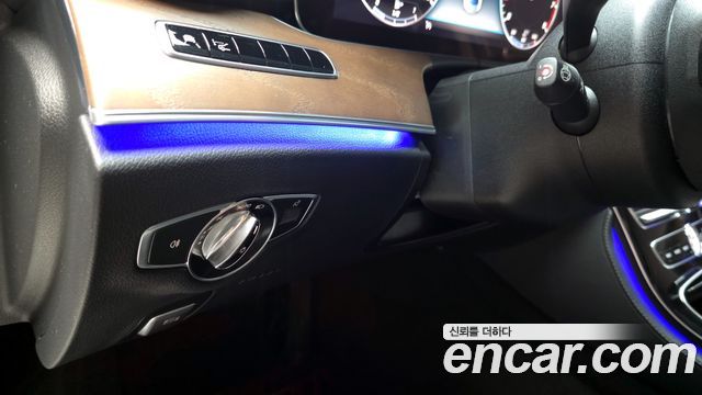Mercedes-Benz E-Class E300 4MATIC Exclusive