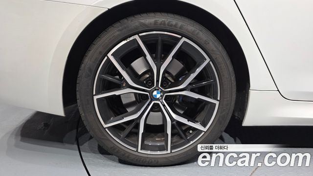 BMW 5-Series 530i xDrive M Sport Package