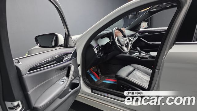 BMW 5-Series 530i xDrive M Sport Package