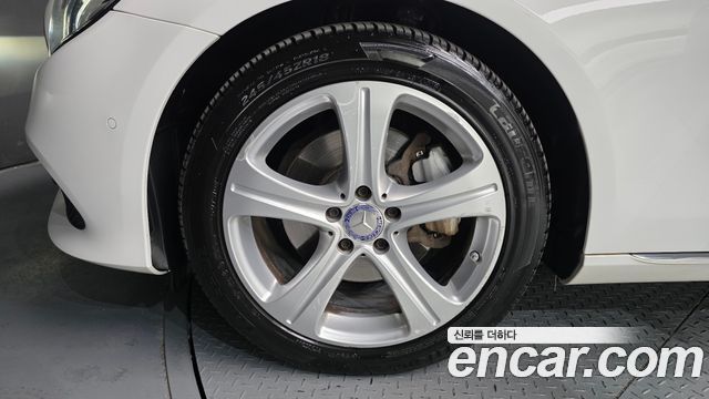 Mercedes-Benz E-Class E200 Avantgarde