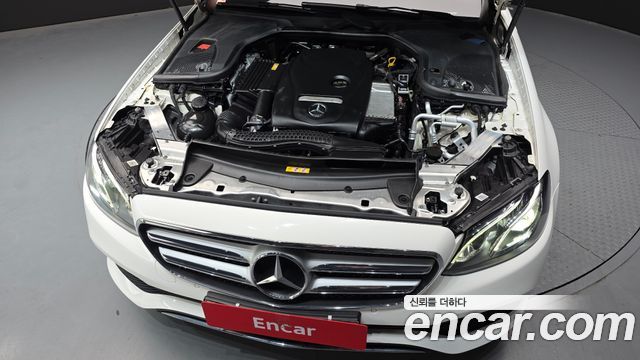 Mercedes-Benz E-Class E200 Avantgarde