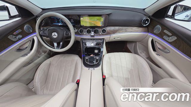 Mercedes-Benz E-Class E300 4MATIC Exclusive