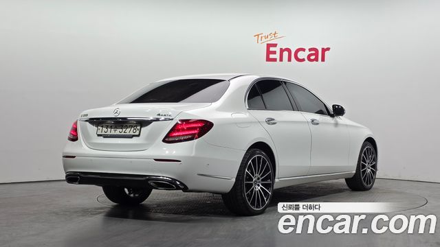 Mercedes-Benz E-Class E300 4MATIC Exclusive