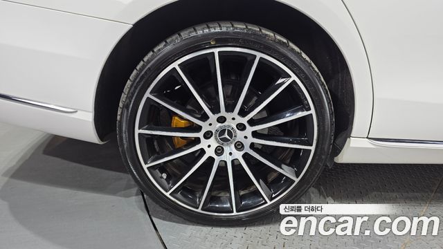 Mercedes-Benz E-Class E300 4MATIC Exclusive