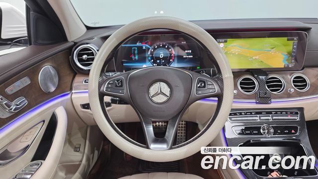 Mercedes-Benz E-Class E300 4MATIC Exclusive