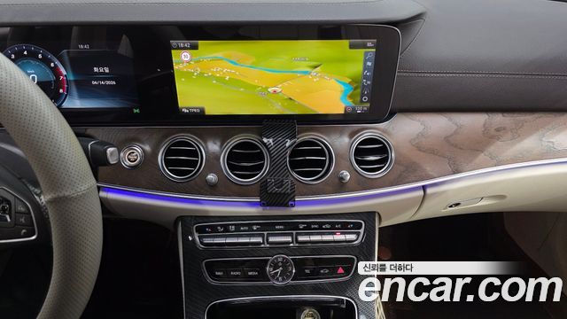 Mercedes-Benz E-Class E300 4MATIC Exclusive