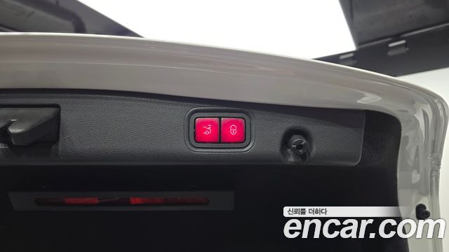 Mercedes-Benz E-Class E300 4MATIC Exclusive