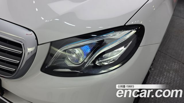 Mercedes-Benz E-Class E300 4MATIC Exclusive
