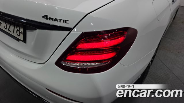 Mercedes-Benz E-Class E300 4MATIC Exclusive