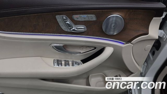 Mercedes-Benz E-Class E300 4MATIC Exclusive