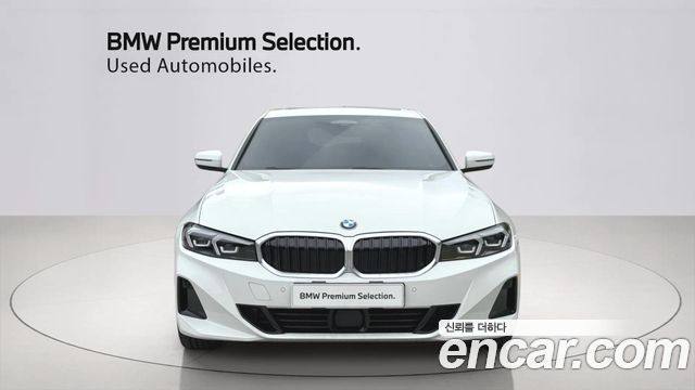 BMW 3-Series 320i