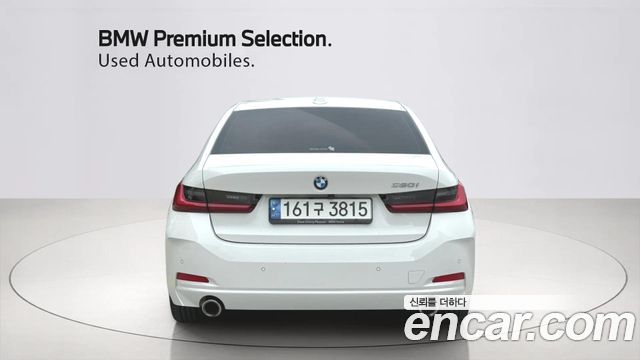 BMW 3-Series 320i