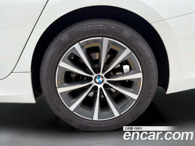 BMW 3-Series 320i