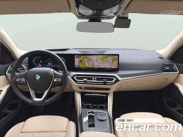 BMW 3-Series 320i