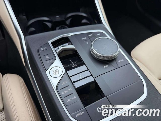 BMW 3-Series 320i