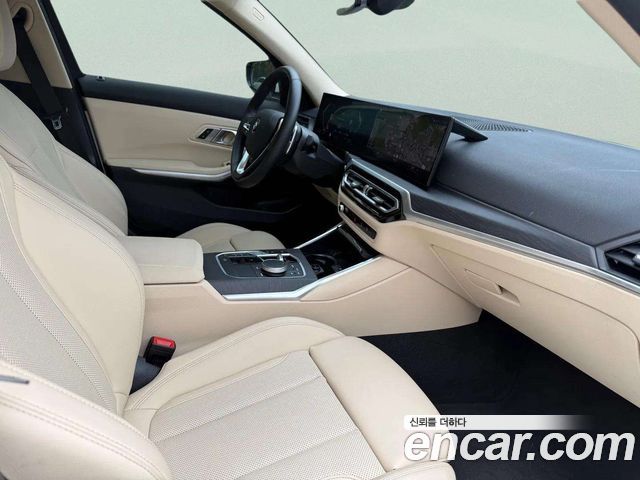 BMW 3-Series 320i