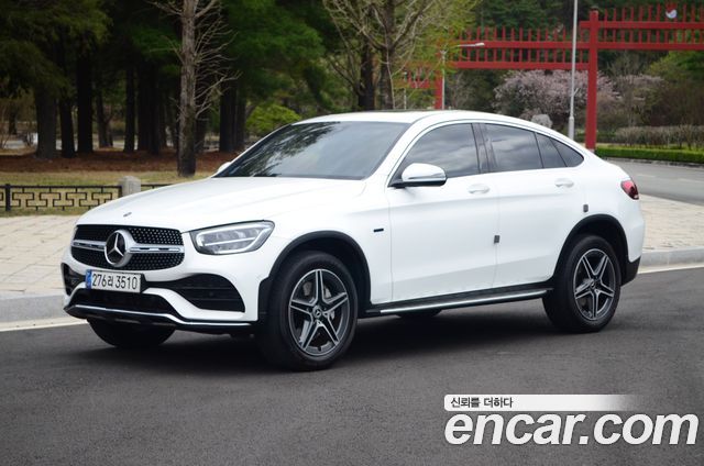 Mercedes-Benz GLC-Class GLC300e 4MATIC Coupe