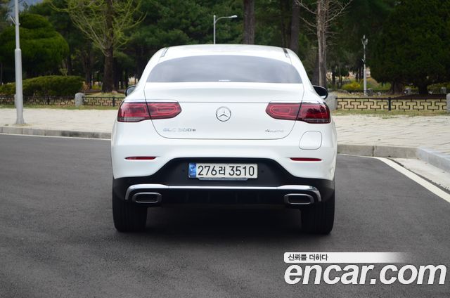 Mercedes-Benz GLC-Class GLC300e 4MATIC Coupe