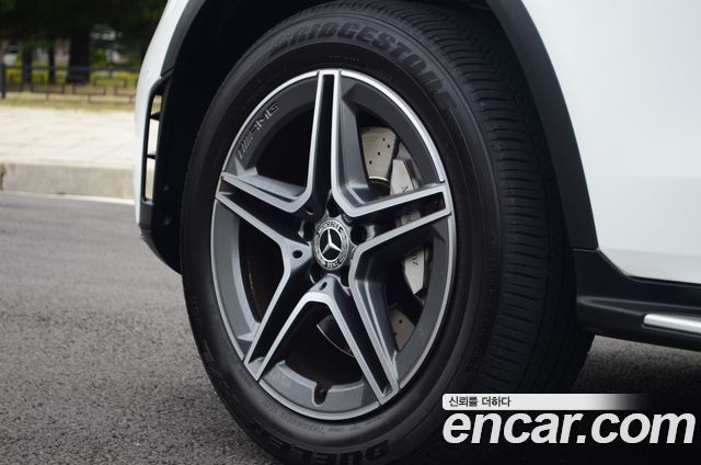 Mercedes-Benz GLC-Class GLC300e 4MATIC Coupe
