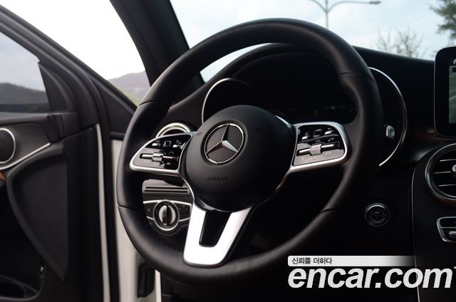 Mercedes-Benz GLC-Class GLC300e 4MATIC Coupe