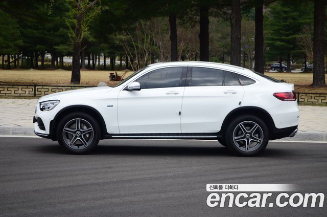 Mercedes-Benz GLC-Class GLC300e 4MATIC Coupe