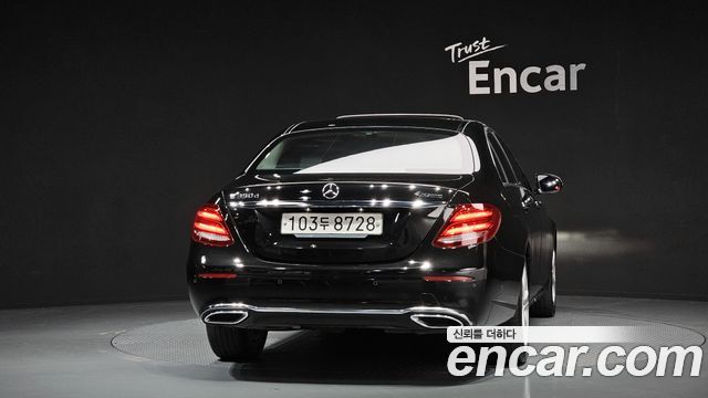 Mercedes-Benz E-Class E220d Avantgarde