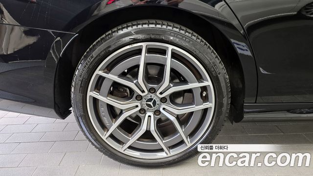 Mercedes-Benz E-Class E220d 4MATIC AMG Line