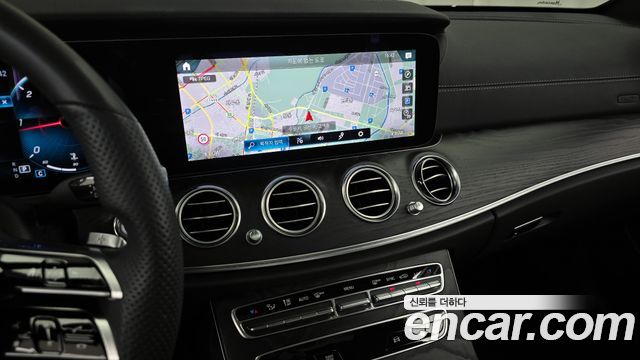 Mercedes-Benz E-Class E220d 4MATIC AMG Line
