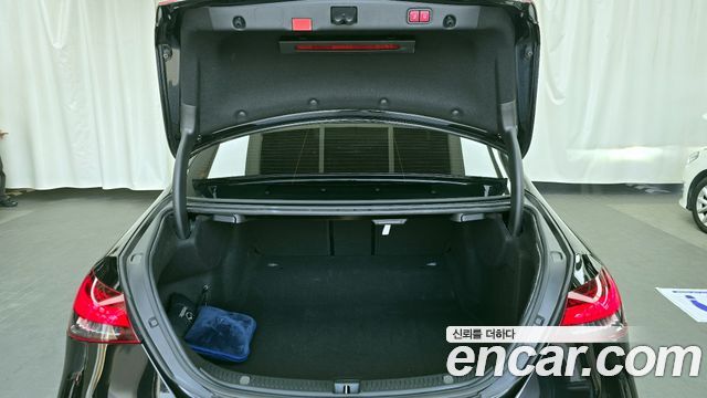 Mercedes-Benz E-Class E220d 4MATIC AMG Line