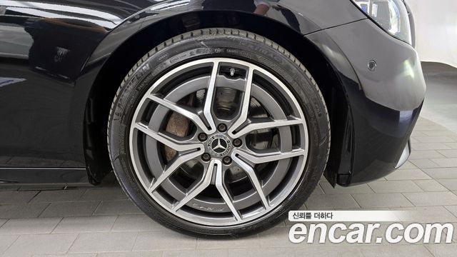 Mercedes-Benz E-Class E220d 4MATIC AMG Line