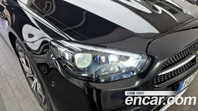 Mercedes-Benz E-Class E220d 4MATIC AMG Line
